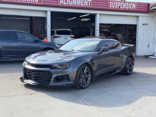 Shadow Gray Metallic 2021 Chevrolet Camaro ZL1