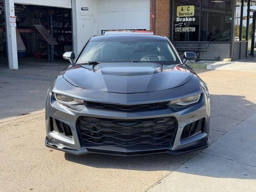 Shadow Gray Metallic 2021 Chevrolet Camaro ZL1