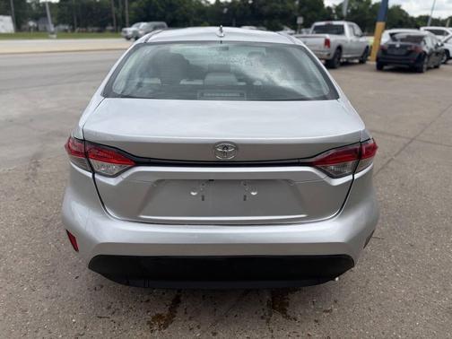 Classic Silver Metallic 2025 Toyota Corolla LE
