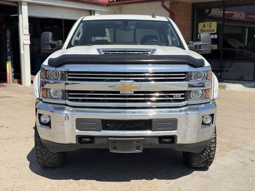 White 2019 Chevrolet Silverado 2500 LTZ