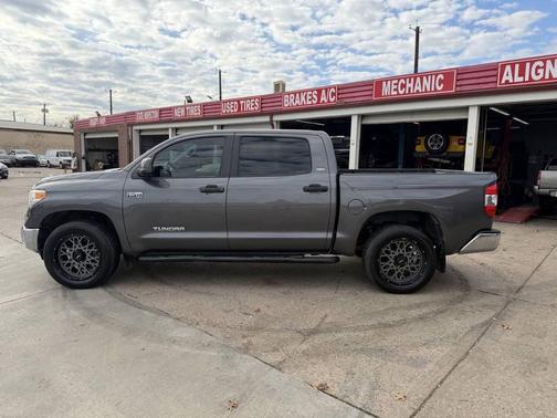 2017 Toyota Tundra SR5