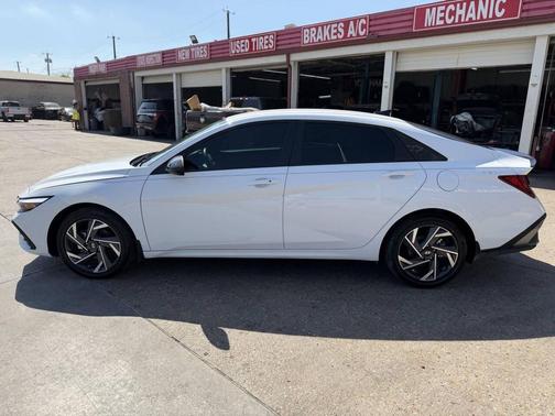 Serenity White 2025 Hyundai ELANTRA HEV SEL Sport