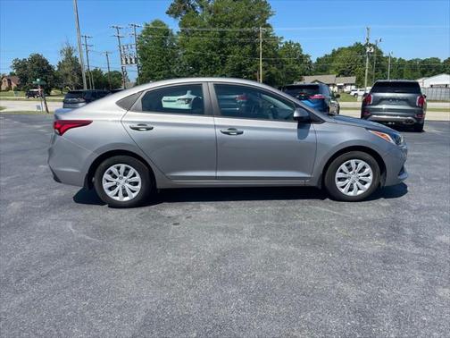 2022 Hyundai Accent SE