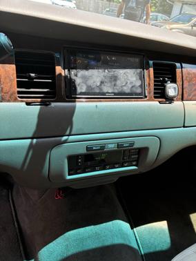 1998 Lincoln Town Car Signature