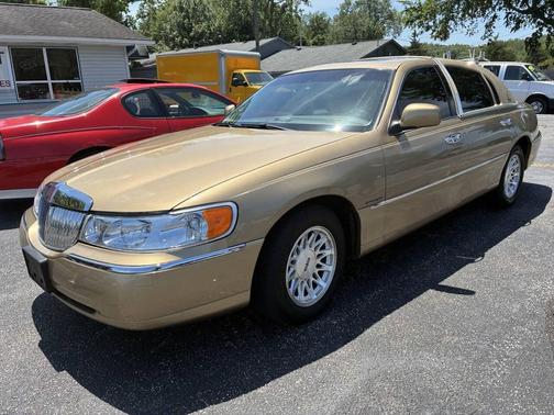 1998 Lincoln Town Car Signature
