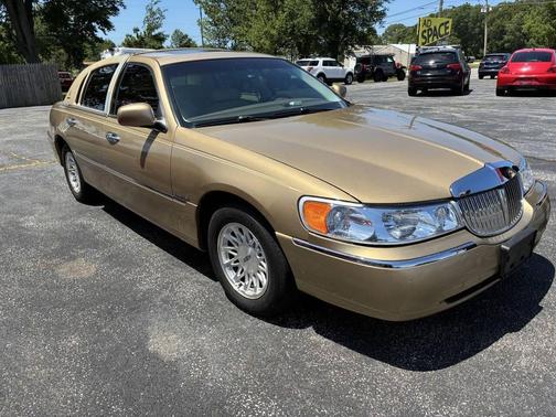 1998 Lincoln Town Car Signature