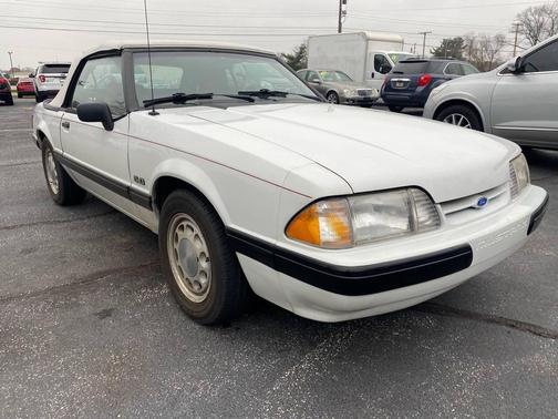 1990 Ford Mustang LX 5.0L Sport