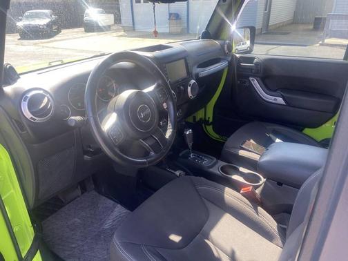 2013 Jeep Wrangler Sahara