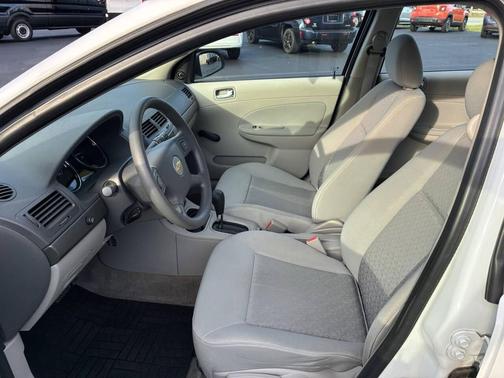 2005 Chevrolet Cobalt Base