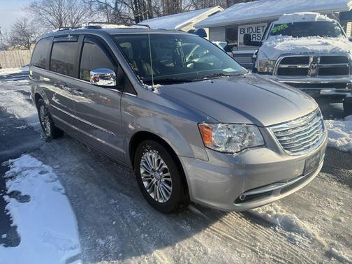 2015 Chrysler Town & Country Touring-L