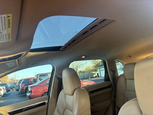 2014 Porsche Cayenne Platinum Edition