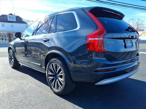 2022 Volvo XC90 T5 Momentum
