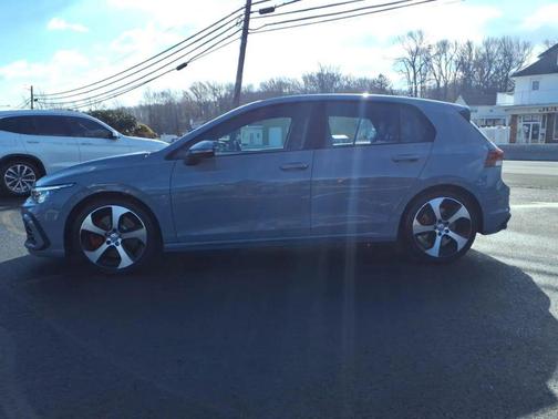 2022 Volkswagen Golf GTI 2.0T SE DSG