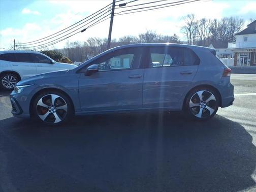 2022 Volkswagen Golf GTI 2.0T SE DSG