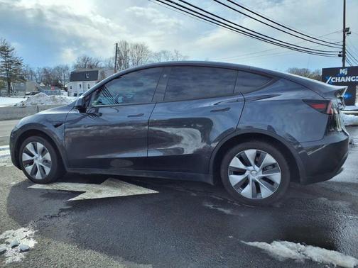 2024 Tesla Model Y Long Range Dual Motor All-Wheel Drive