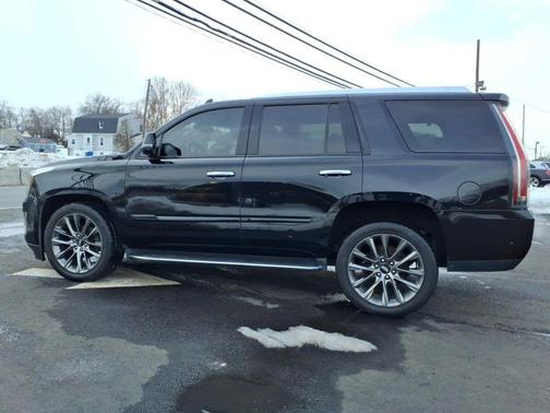 2019 Cadillac Escalade Luxury