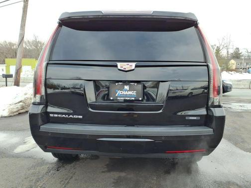 2019 Cadillac Escalade Luxury