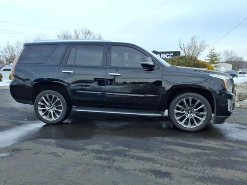 2019 Cadillac Escalade Luxury