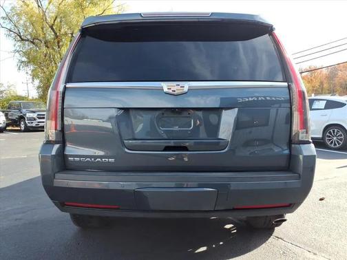 2020 Cadillac Escalade Luxury