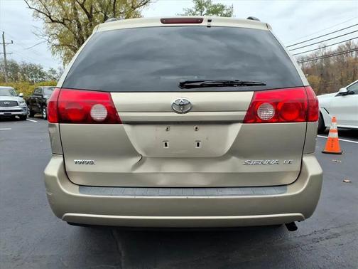 2009 Toyota Sienna LE