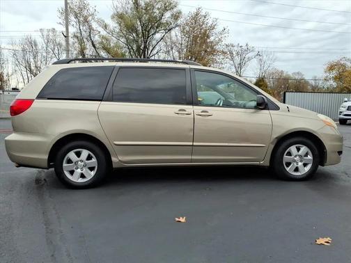 2009 Toyota Sienna LE