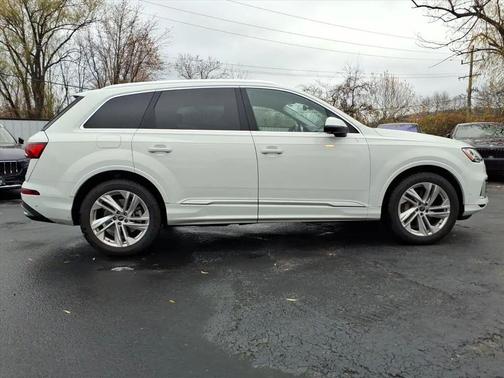 2023 Audi Q7 55 Premium Plus