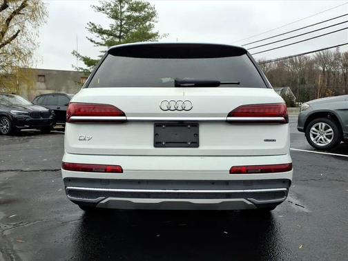 2023 Audi Q7 55 Premium Plus