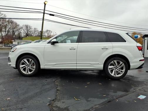 2023 Audi Q7 55 Premium Plus