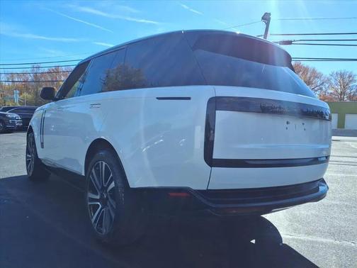 2023 Land Rover Range Rover P530 SE