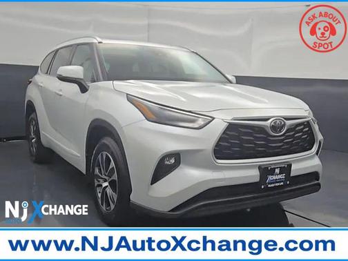 Wind Chill Pearl 2022 Toyota Highlander XLE
