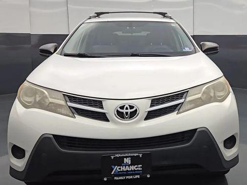 Super White 2013 Toyota RAV4 LE