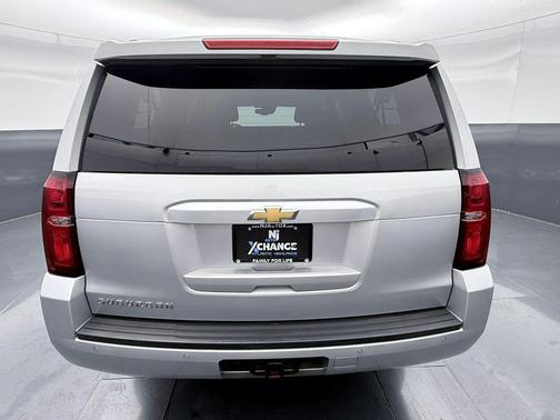 Silver Ice Metallic 2018 Chevrolet Suburban LT