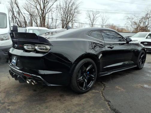 2023 Chevrolet Camaro RWD Coupe LT1