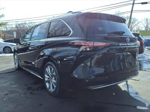 2021 Toyota Sienna Platinum