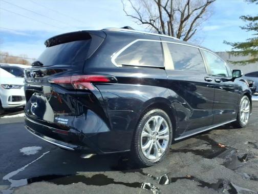 2021 Toyota Sienna Platinum