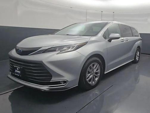 2022 Toyota Sienna XLE