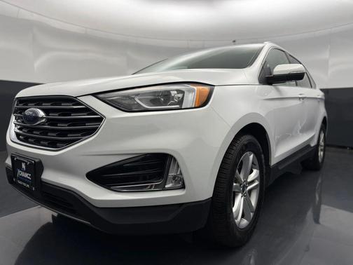 White 2019 Ford Edge SEL