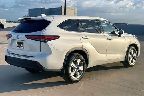 2020 Toyota Highlander LE