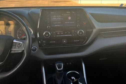 2020 Toyota Highlander LE