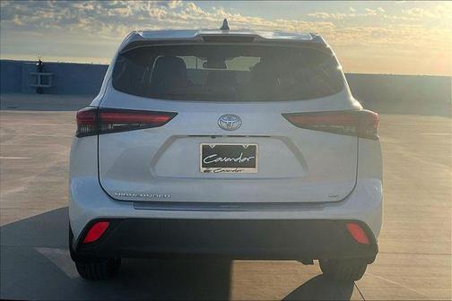 2020 Toyota Highlander LE