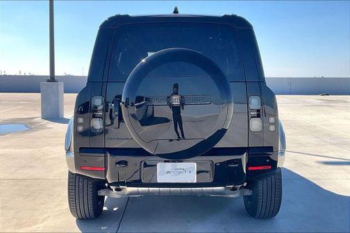 2026 Land Rover Defender P400 X-Dynamic SE