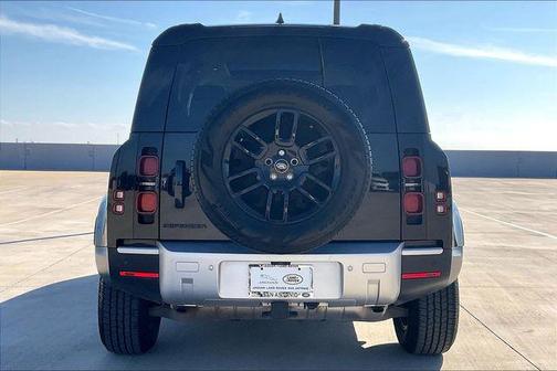 2024 Land Rover Defender 110 P300