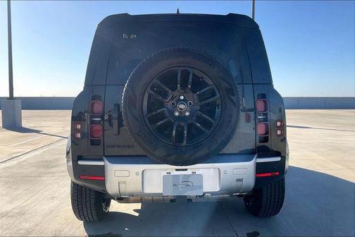 2024 Land Rover Defender 110 P300