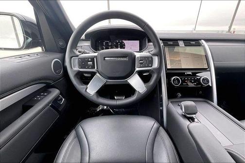 2025 Land Rover Discovery P360 Dynamic SE