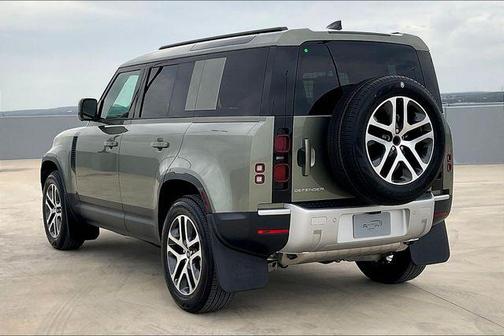 2025 Land Rover Defender 110 P300