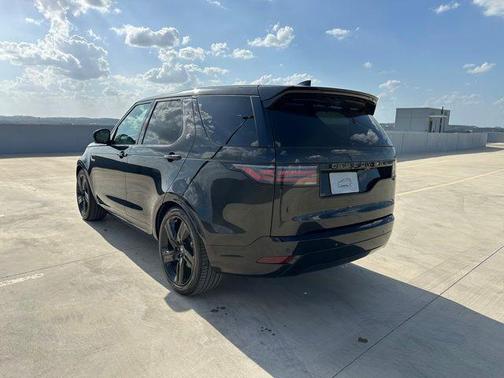 2025 Land Rover Discovery P300 Dynamic SE