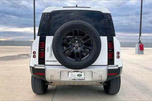 2025 Land Rover Defender 110 P300