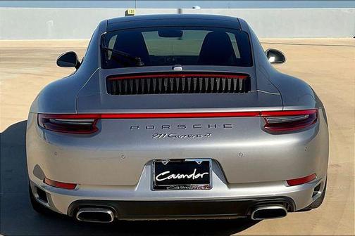 2019 Porsche 911 Carrera