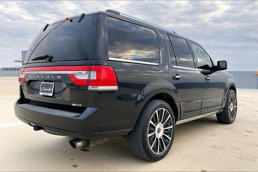 2015 Lincoln Navigator Base