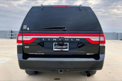 2015 Lincoln Navigator Base